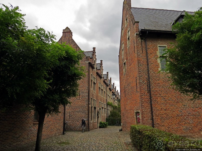 Фламандский «Бегинаж» в Левене (объект ЮНЕСКО номер 855-011)
