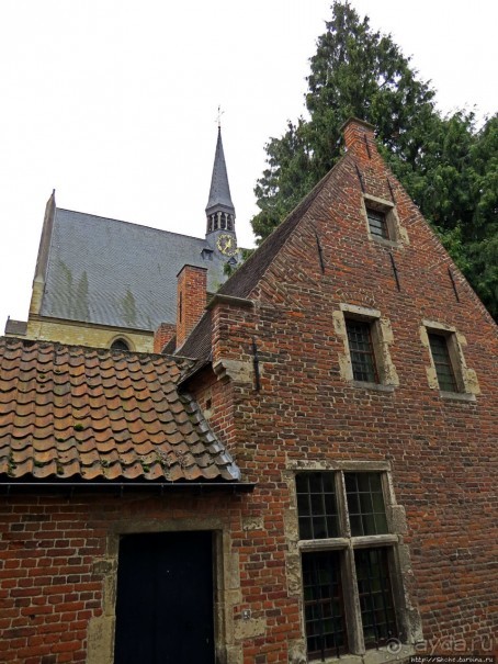 Фламандский «Бегинаж» в Левене (объект ЮНЕСКО номер 855-011)