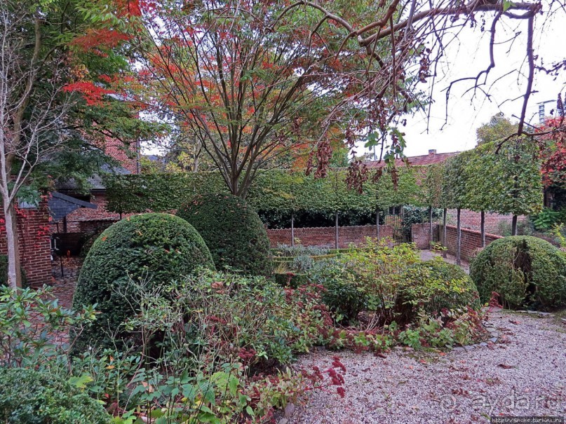 Фламандский «Бегинаж» в Левене (объект ЮНЕСКО номер 855-011)