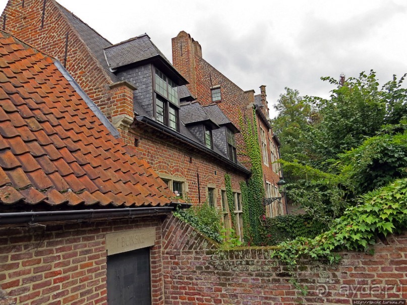 Фламандский «Бегинаж» в Левене (объект ЮНЕСКО номер 855-011)