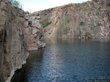 Живописный гранитный карьер у села Чаусово