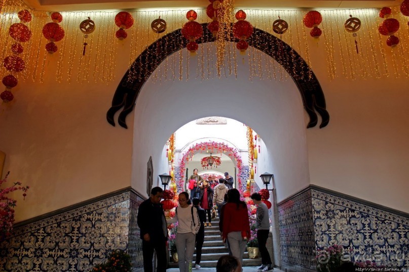 Португальское Макао с новогодним китайским привкусом