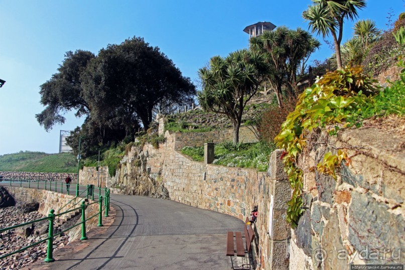 Пляж Havre Des Pas и другие берега столицы Джерси