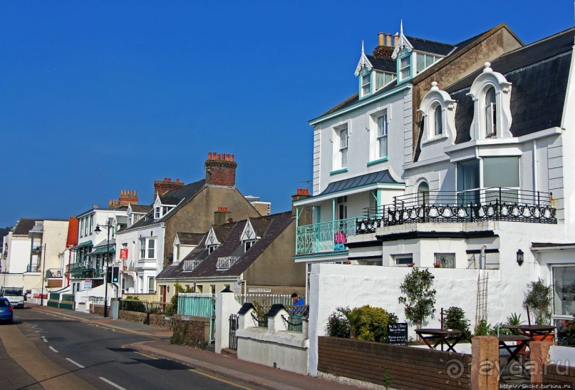 Пляж Havre Des Pas и другие берега столицы Джерси