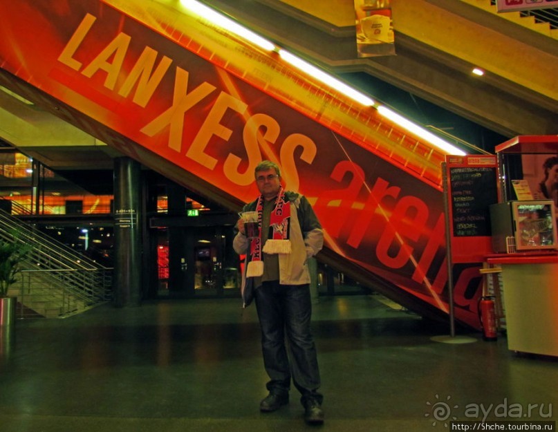 Любителям спорта и шоу предлагается...