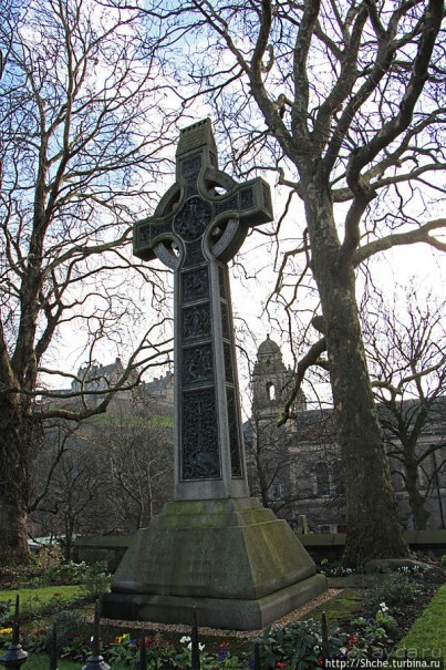 West Princes Street Gardens — центральный парк Эдинбурга