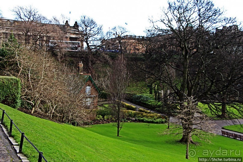 West Princes Street Gardens — центральный парк Эдинбурга