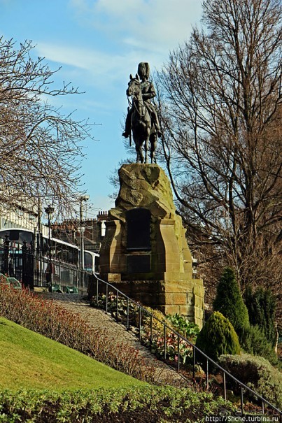 West Princes Street Gardens — центральный парк Эдинбурга