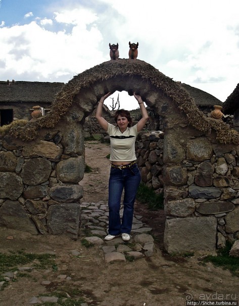 Хозяйский двор местных жителей в горах Перу