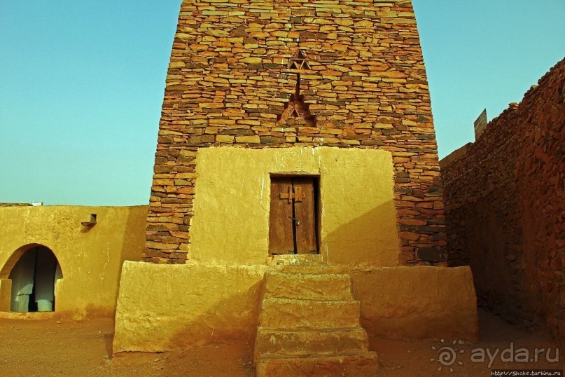 Национальная эмблема Мавритании (легальное проникновение)