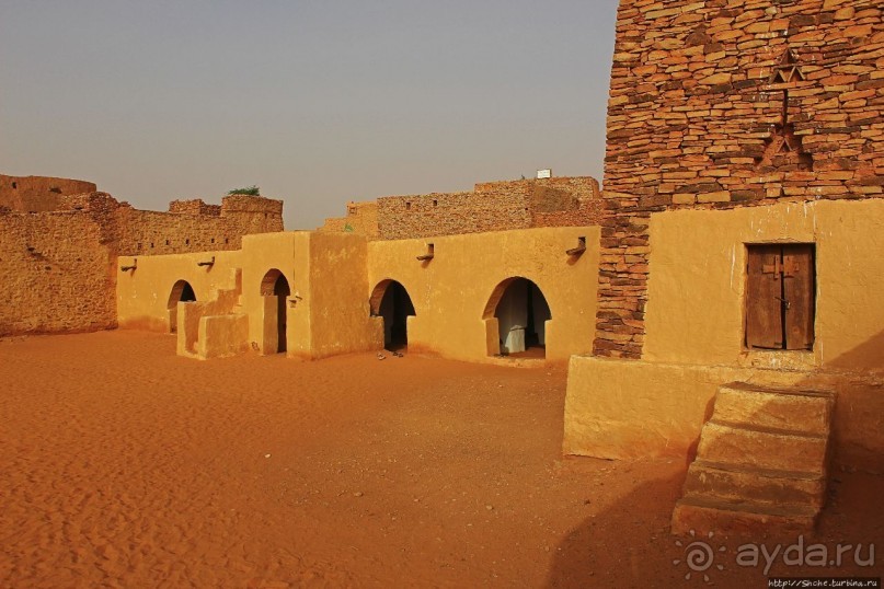 Национальная эмблема Мавритании (легальное проникновение)