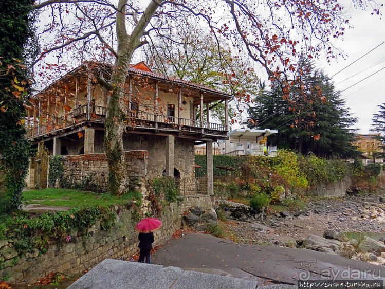 Знакомство с Кутаиси. Последний день осени. Дождь