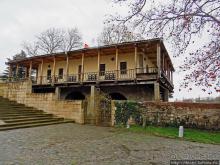 Знакомство с Кутаиси. Последний день осени. Дождь