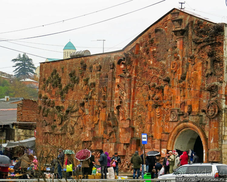 Знакомство с Кутаиси. Последний день осени. Дождь