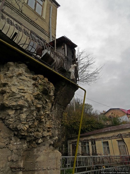 Знакомство с Кутаиси. Последний день осени. Дождь
