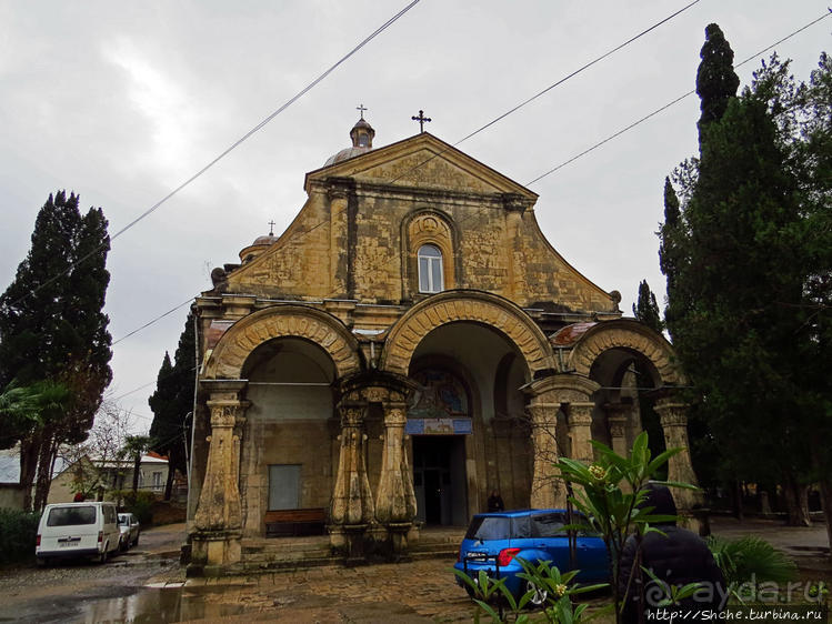 Знакомство с Кутаиси. Последний день осени. Дождь
