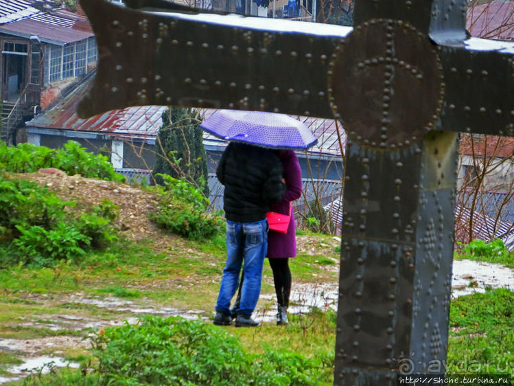 Знакомство с Кутаиси. Последний день осени. Дождь