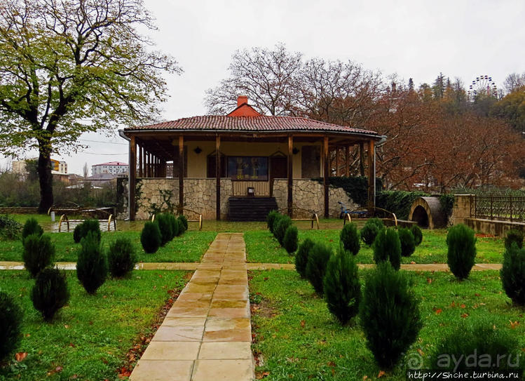 Знакомство с Кутаиси. Последний день осени. Дождь