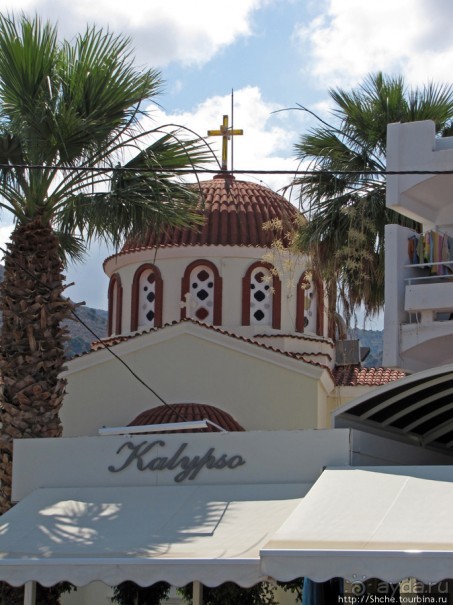 Элунда - тихий портовый городок залива Мирабелла