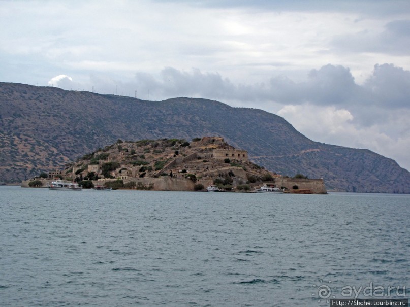 Элунда - тихий портовый городок залива Мирабелла