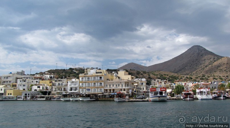 Элунда - тихий портовый городок залива Мирабелла