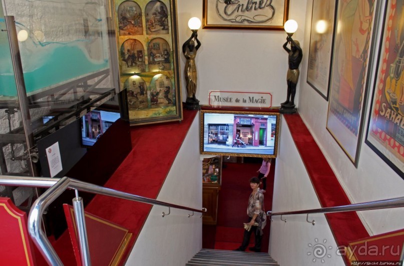Что скрывается за дверями "Академии Магии" в Париже