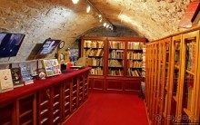 Что скрывается за дверями "Академии Магии" в Париже