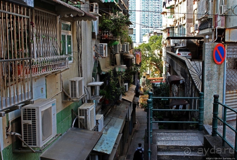 Да узкая, да короткая, но... Rua do Lilau (Макао)