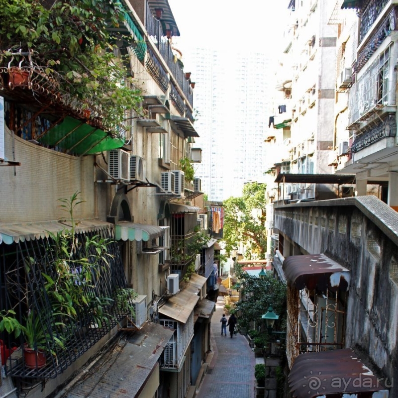 Да узкая, да короткая, но... Rua do Lilau (Макао)