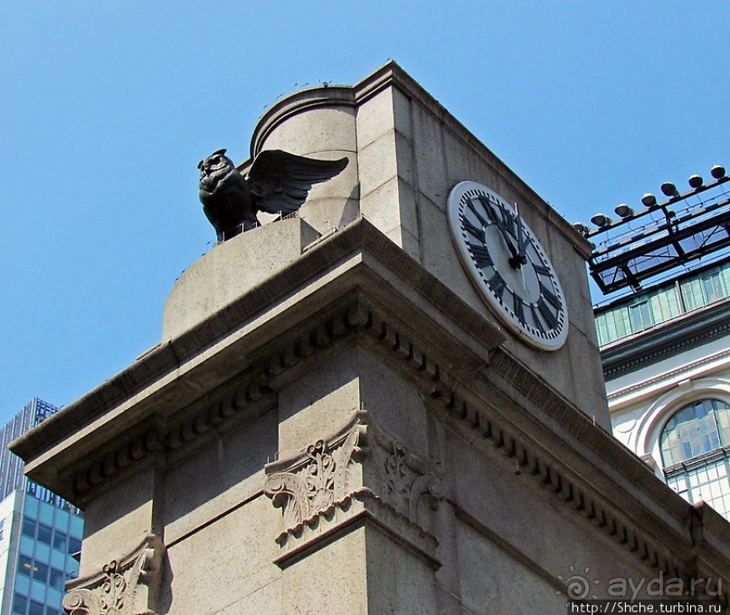 Herald square — один из скверов на Бродвее, имеющий изюминку