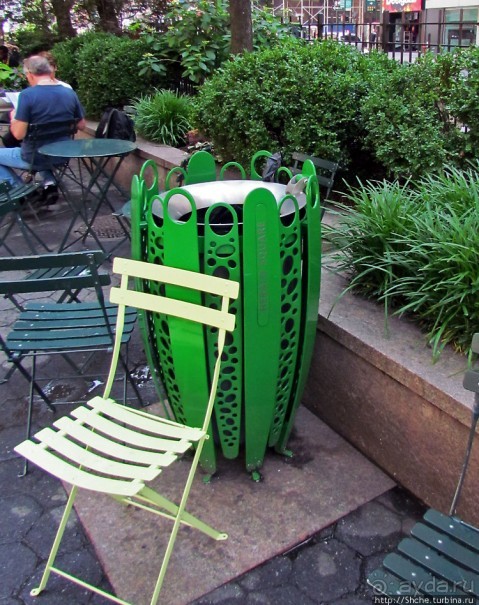 Herald square — один из скверов на Бродвее, имеющий изюминку