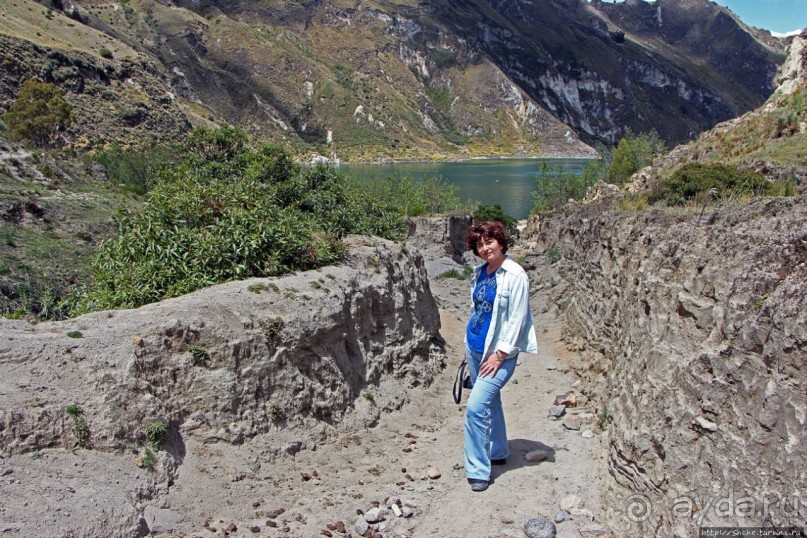 Эталонное озеро в кальдере вулкана Килотоа и легенда о любви