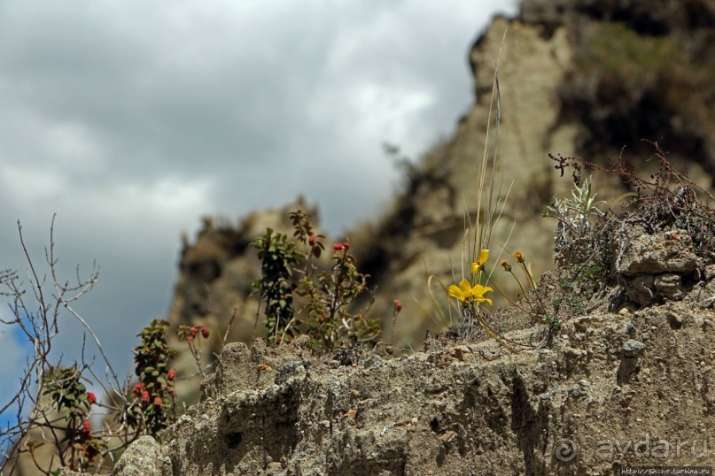 Эталонное озеро в кальдере вулкана Килотоа и легенда о любви