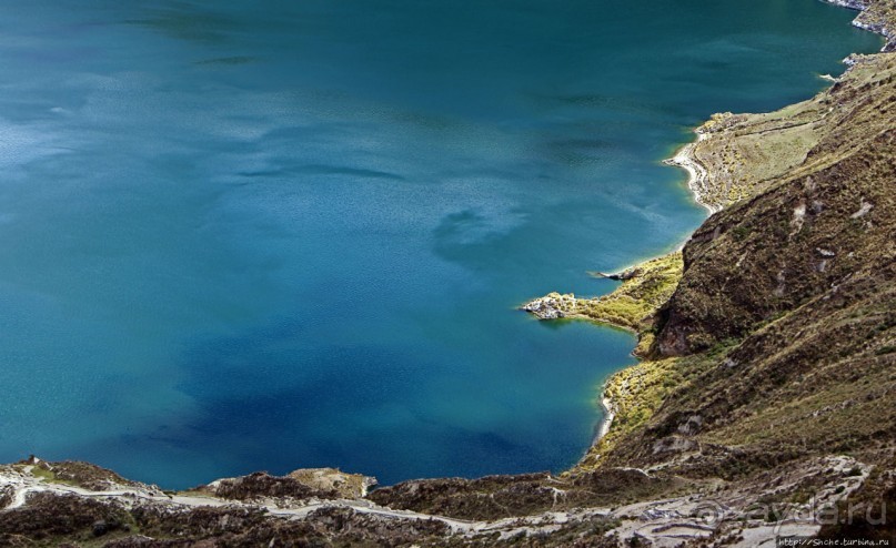 Эталонное озеро в кальдере вулкана Килотоа и легенда о любви