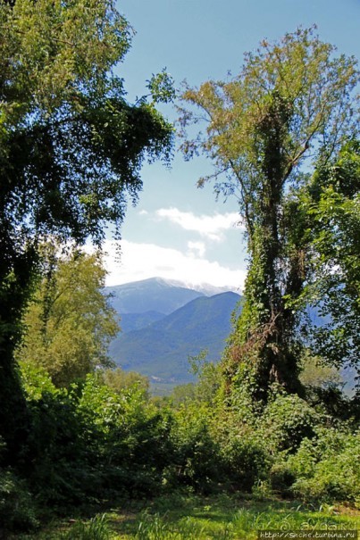 Хоть и "археологический", но все же парк Диона