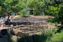 Хоть и "археологический", но все же парк Диона