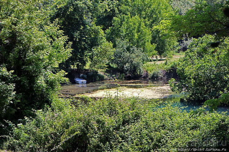 Хоть и "археологический", но все же парк Диона