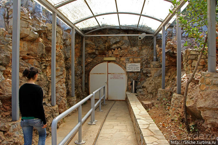 Петралона — пещера, музей и не только