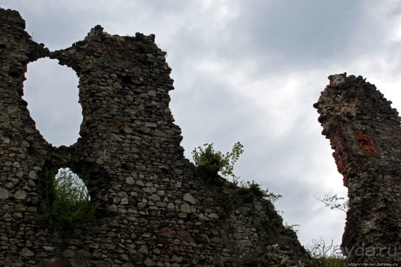 Хуст: замок на горе стоит, надо замок посетить