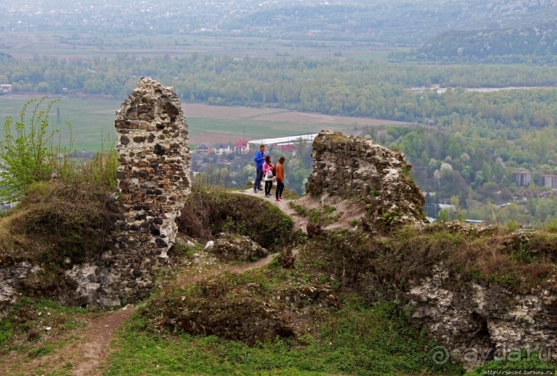 Хуст: замок на горе стоит, надо замок посетить