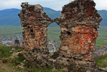 Хуст: замок на горе стоит, надо замок посетить