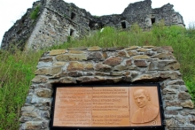 Хуст: замок на горе стоит, надо замок посетить