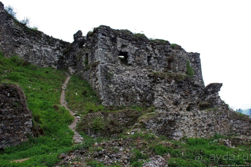 Хуст: замок на горе стоит, надо замок посетить