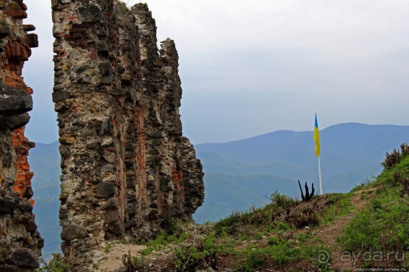 Хуст: замок на горе стоит, надо замок посетить