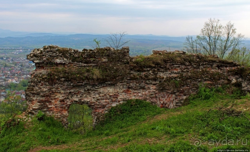 Хуст: замок на горе стоит, надо замок посетить