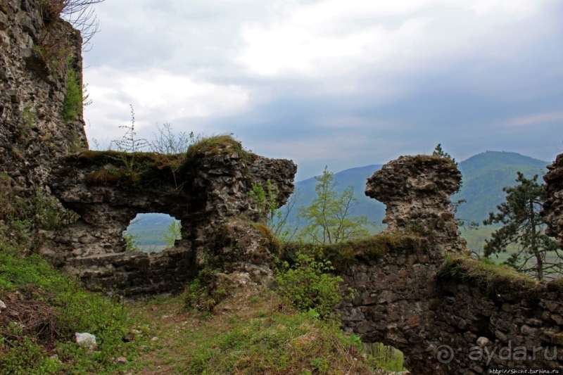 Хуст: замок на горе стоит, надо замок посетить