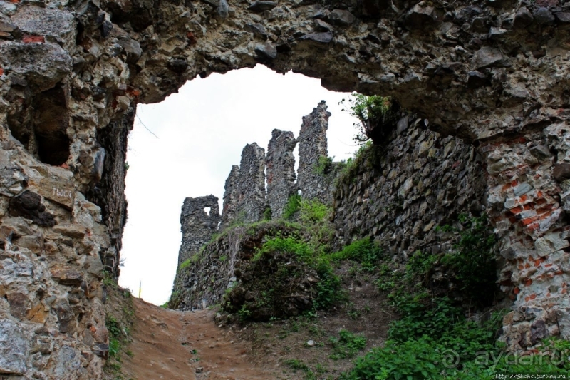 Хуст: замок на горе стоит, надо замок посетить