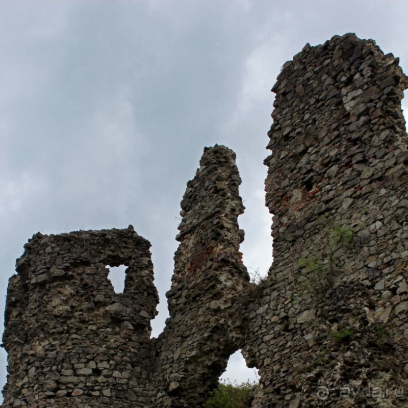 Хуст: замок на горе стоит, надо замок посетить