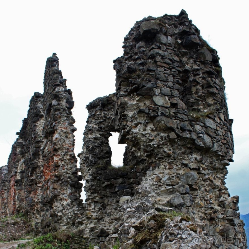 Хуст: замок на горе стоит, надо замок посетить