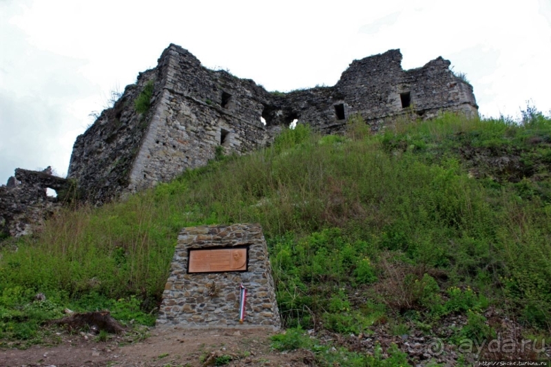 Хуст: замок на горе стоит, надо замок посетить
